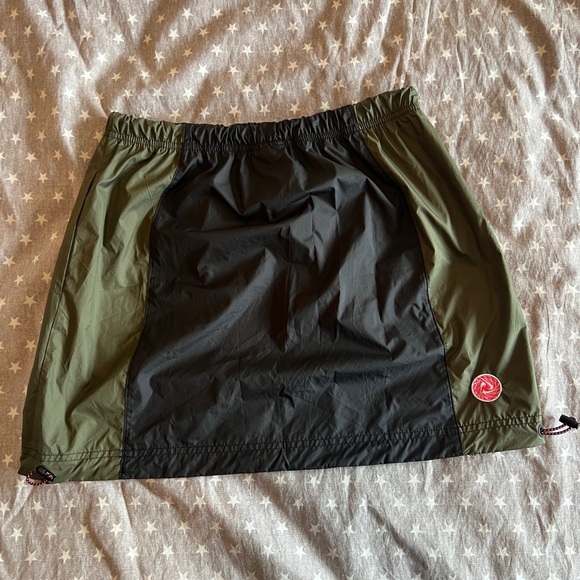 Icon Clash Nike Nylon Black Green Drawstring Cargo Skirt - size S - Picture 9 of 10